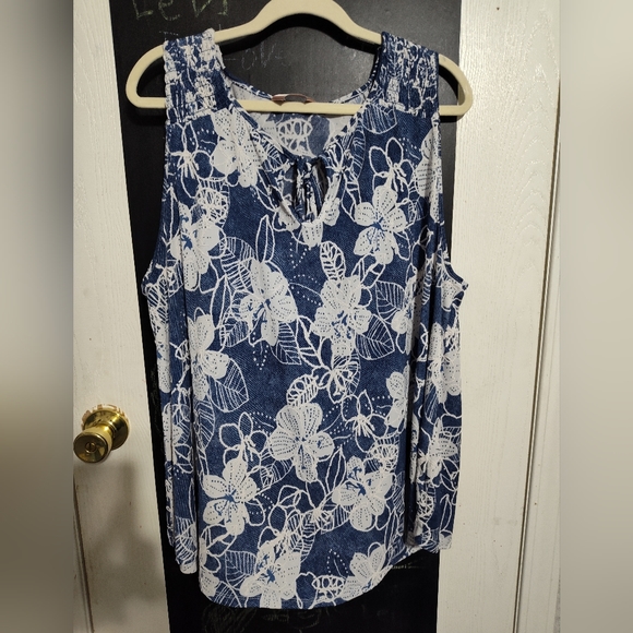 Tank Blouse - Picture 2 of 7